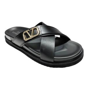 2025 New Fashion slippers Thick Sole Leather Men Summer Wear Fashion Casual Soft Sole Breathable Men's Sandals Beach Shoes