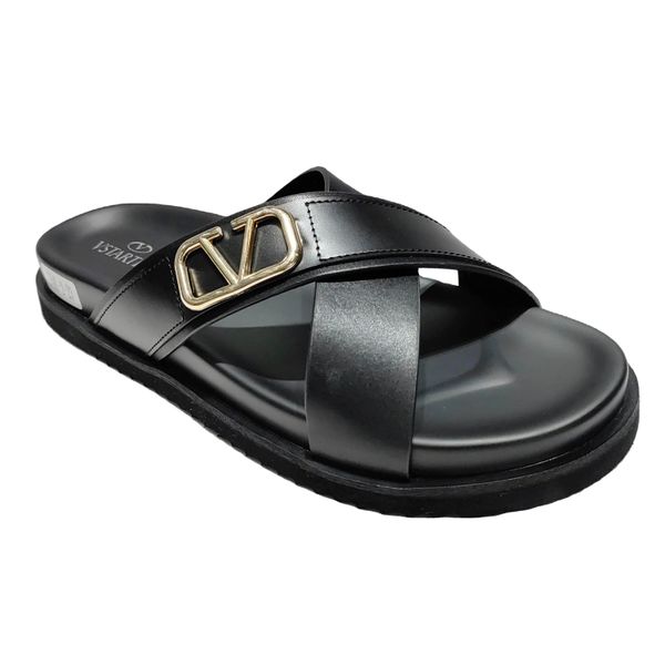 2025 New Fashion slippers Thick Sole Leather Men Summer Wear Fashion Casual Soft Sole Breathable Men's Sandals Beach Shoes